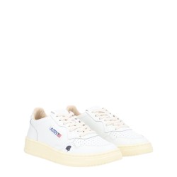 "MEDALIST LOW" SNEAKER