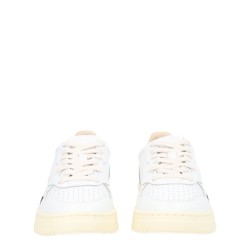 "MEDALIST LOW" SNEAKER