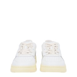 "MEDALIST LOW" SNEAKER