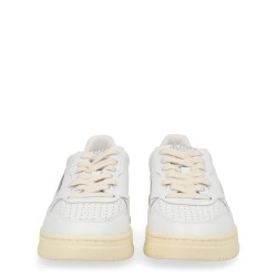"MEDALIST LOW" SNEAKER