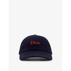 Cotton hat with embroidered logo on the front