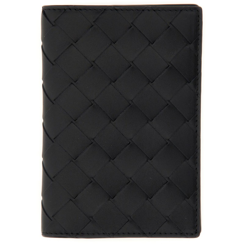 LEATHER PASSPORT HOLDER