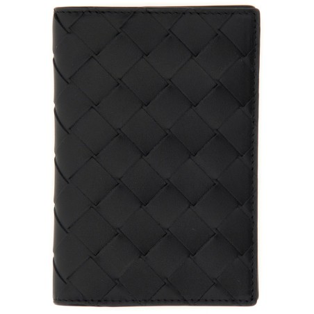 LEATHER PASSPORT HOLDER