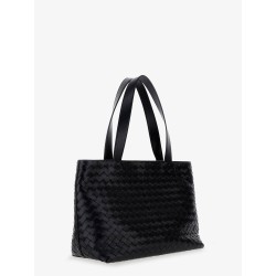 Leather shoulder bag with Intrecciato motif