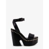Leather sandals with studs
