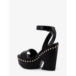 Leather sandals with studs