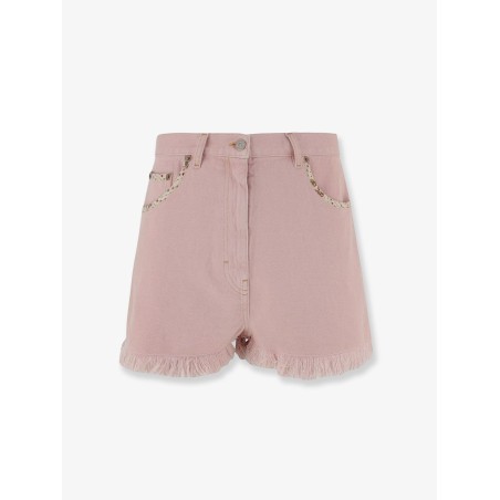 Denim shorts with frayed edges