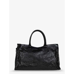 Le City Bag L leather shoulder strap with metal details