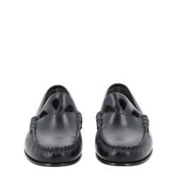 MOCCASIN WITH CUT-OUT DETAIL