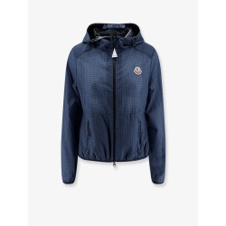 Edasic jacket with elastic profiles