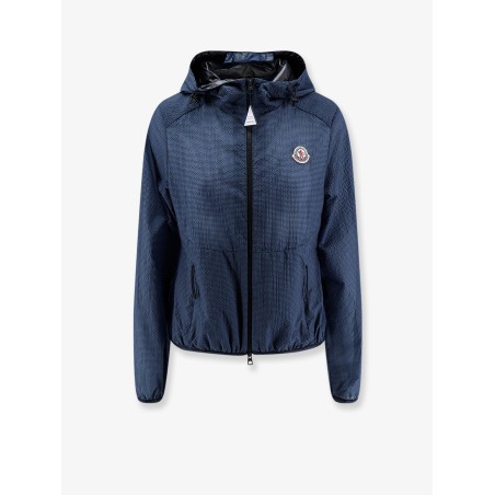 Edasic jacket with elastic profiles