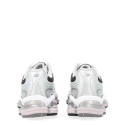 "ABZORB 2000" SNEAKER