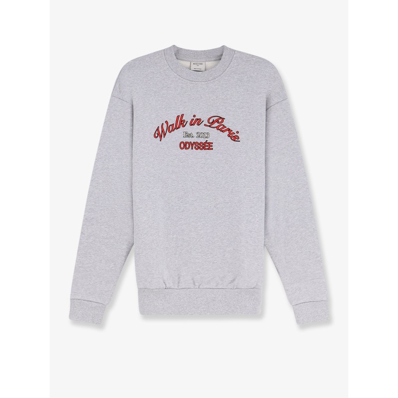 Sweatshirt with embroidered logo on the front