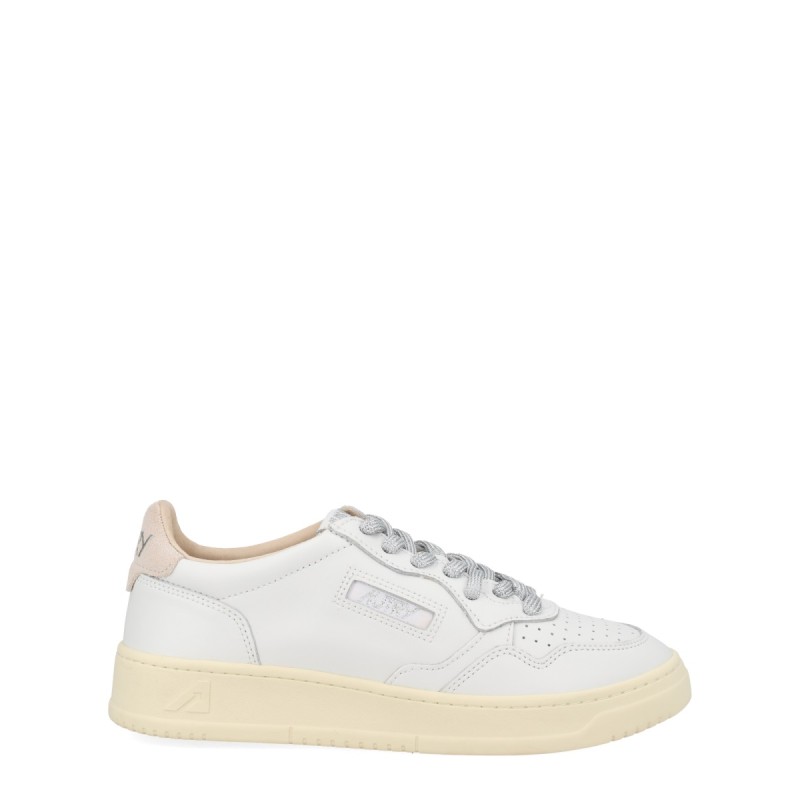 "MEDALIST LOW" SNEAKER