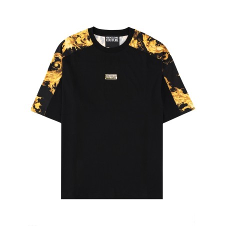 T-SHIRT WITH LOGO PLAQUE