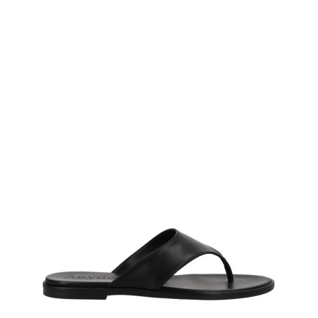 LEATHER THONG SANDAL