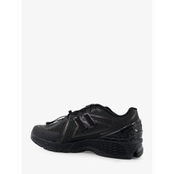 U190631 Gore-tex sneakers with side logo