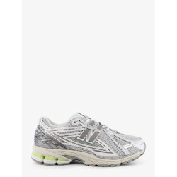 U19063 mesh sneakers with logo on the side