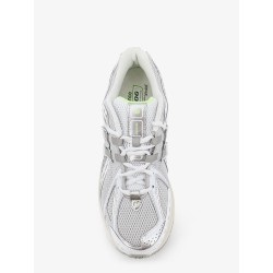 U19063 mesh sneakers with logo on the side