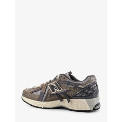 U19066 mesh sneakers with suede inserts