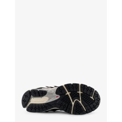 U19066 mesh sneakers with suede inserts