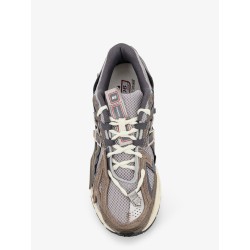 U19066 mesh sneakers with suede inserts