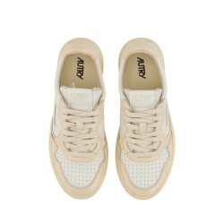 MEDALIST LOW SNEAKER