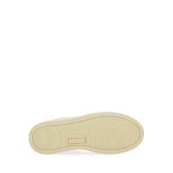 MEDALIST LOW SNEAKER